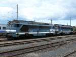 SNCF A1A-A1A 68521 und A1A-A1A 68535
Die SNCF hat die 1660 kW starken dieselelektrischen Loks der Reihe 68000/68500 von 1963-1968 in Dienst gestellt.
Mit 105-106 Tonnen Gewicht waren sie zu schwer fr eine vierachsige Lok. 
Daher wurden diese Loks zur Begrenzung der Achslast sechsachsig mit der eher ungewhnlichen Achsfolge (A1A)´(A1A)´ gebaut.
Die letzten Loks dieser Reihe sind heute noch fr die Division Infrastructure der SNCF unterwegs.
20.06.2010 Culmont-Chalindrey 
