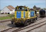 Hafenbahn Colmar/Neu Breisach. BB 2000 hat die Getreidewagen abgehängt und setzt vor, um den Zug zu Umfahren. Volgelsheim, April 2019.