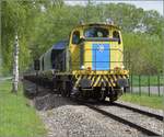 Hafenbahn Colmar/Neu Breisach. BB 2000 mit Getreidewagen auf dem Weg von Marckolsheim nach Volgelsheim. Baltzenheim, April 2019. 