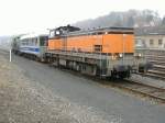 Sarreguemines   SNCF  BB 63695 mit Gleismezug und BB 63761  21.03.2006