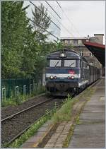 Die SNCF BB 67591 verlässt mit ihrem TER 830716 Strasbourg in Richtung Lauterbourg.