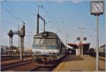 Die formschöne SNCF BB 67570 wartet in Strasbourg mit einem Lokal-Zug (heute TER) auf die Abfahrt. 

Analogbild vom September 1992