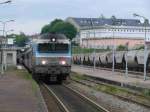 CC 72137 fhrt mit ihrem Corail-Schnellzug von Mulhouse nach Paris in Chaumont an.