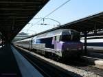 SNCF-CC72138 fhrt mit einem Intercit aus dem Bahnhof.
Paris-Est
2012-08-18 