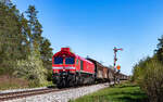 077 005 mit dem GAG  68355 (Weiding - N�rnberg Rbf) am Esig Freih�ls 30.4.26