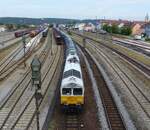 DB Cargo, 077 033-4 ( 9287 0077 033-4 D-DB ) bringt am 13.6.2026 einen Autozug nach Schwandorf