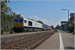 Die der DB gehörende und in Frankreich eingestellte Class 77 Diesellok mit der UIC Nummer 98 87 0077 010-2 F-DB erreicht Nonnenhorn am Bodensee.