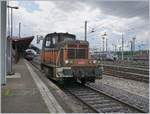 Ich war erstaunt, noch eine zwar vom Beriebseinsatz etwas gezeichente, aber sonst noch in Ursprungsfaben eingesetzte SNCF Rangierlok der Baureihe Y 8000 im Einsatz zu sehen.

Die SNCF Y 8116 rangierte im Bahnhof vom Strasbourg den im Hintergrund zu sehenden TER 80312 nach Saverne an den Bahnsteig 32. 

28. Mai 2019