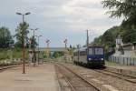 92104/2150 mit TER 870156 Rodez-Brive la Gaillarde auf Bahnhof Saint Denis près Martel am 29-6-2014.