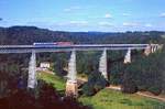 Ein unbekannter x2800 auf dem Viaduc Busseau sur Creuse, 03.09.1997, Zug 98650.