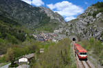 X 4567 mit dem  Train des Merveilles - Rétro  (Toulon - Tende) der ATTCV kurz vor der Einfahrt im Endbahnhof - 29.04.2017