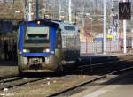 Die tief stehende Herbstsonne beleuchtete den  Baleine bleu  auch unter der Bahnsteighalle.