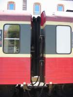 Gelenk und Kupplung zwischen 1 Wagen und 2 Wagen eines X4750.