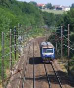 Mit Diesel unter Fahrdraht - SNCF Caravelle X 4768 auf dem Weg von Metz nach Saargemnd. Ab Bning Les Saint Avold gibt es keinen Fahrdraht in Richtung Saargemnd mehr.

04.09.2012 St. Avold - Bahnstrecke 172000 Remilly - Bning - Forbach - Stiring-Wendel (Saarbrcken ALLEMAGNE)