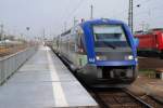 OFFENBURG (Ortenaukreis), 21.09.2009, X 73903 der TER Alsace bei der Einfahrt in den Bahnhof