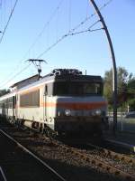 BB 7319     mit Regionalzug aus Arcachon im Bahnhof Le Teich    Le Teich  17.09.2004
