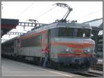 BB 22356 in Genve. Merkwrdig ist, dass beide Stromabnehmer in die gleiche Richtung schauen. Ob das immer so ist, weiss ich nicht. (05.06.2007)