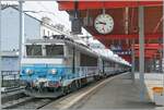 Um dem kniffligen Gegenlicht zu entgehen fuhr ich anschliessend nach Genève, um die Rückleitung der SNCF BB 22360 zu fotografieren. Dort zeigt sich die SNCF BB 22360 mit ihrem TER 96634 von Genève (ab 9:57) nach Valence (an 13:13) und konnte ausgiebig betrachtet und fotografiert werden. 

29. April 2026