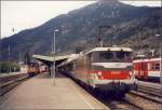 In St.Gervais-le-Fayet gibts einen gemeinsamen Bahnsteig mit der normalspurigen SNCF. Die 25247 mit einem TER Rhone-Alpes stellt den Anschluss an den hinten eingefahrenen Z800 her. (Archiv 05/99)