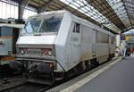 SNCF BB 26006, Paris Gare d'Austerlitz, 5.10.2012. Sybic (synchrone bicourant, Synchronmotor zweisystemfähig), 234 Loks, Baujahre 1988-1998. Im Gare d'Austerlitz war 2012 die graue Variante seltener, die orange Original-Farbgebung war öfter anzutreffen.