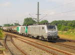 akiem 37002 + 37041 mit einem umgeleiteten Kesselwagenzug Richtung Sangerhausen, am 11.07.2014 in Großrudestedt.