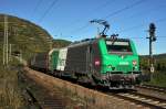 Akiem 437002, vermietet an Fret SNCF, mit gemischtem Güterzug in Richtung Trier (Winningen/Mosel, 01.10.11).