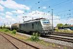 Akiem 37016 beim Sommerfest im DB Museum Koblenz Lützel am 22.06.19. Von einen Gehweg aus fotografiert. Die Bundespolizei hat die Fotografen überwacht damit nichts passiert