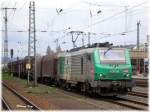 437016 durchfhrt mit einem Gterzug Koblenz Hbf.