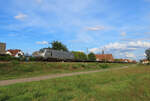 Mommenheim - 4. September 2026 : Akiem/CFL Cargo BB 37012 mit einem leeren Autozug 44572 von Muttenz nach Hagondange.