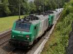 Zwei Prima Loks mit einem Autotransport Zug am 01.07.2009 bei der Durchfahrt in Unterterzen.