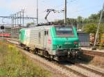 05-09-2010 - RBf Muttenz (bei Basel) : Die BB 437045 (SNCF) rangiert ... (Lokwechsel mit ein  Re 10/10 )