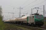 FRET 437009 am 7.4.11 mit einem Kesselwagenzug in Ratingen-Lintorf.Gru an den Tf!