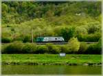 BB 37003 fhrt am 17.04.2011 solo ber die schne Obermoselstrecke (KBS 692) Trier - Perl, welche grtenteils entlang der Mosel verluft und von der luxemburgischen Seite aus zu beobachten ist.