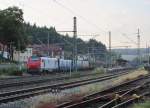 E37 519 steht am 16.Juli 2014 mit dem Wiegand-Glaszug in Kronach auf Gleis 4 in Richtung Lichtenfels.