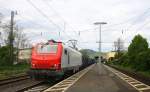 CB Rail/Prima E37 517 kommt durch Bad-Honnef am Rhein mit einem Kurzen Röhrenzug aus Düsseldorf-Rath nach Frankreich aus Richtung Köln und fährt in Richtung Koblenz.