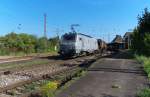 Im April 2012 haben wir 37016 noch in SNCF Farben als 4 37016 auf den Gleisen gesehen. Nun trägt die Lok das Silber von Akiem. Suppendel Völklingen - Dillingen-Hochofen bei der Durchfahrt in Saarlouis Hbf. 23.09.2013 - Bahnstrecke 3230 Saarbrücken - Karthaus