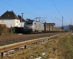 Akiem 37006 mit Schiebeplanwagen-Ganzzug in Fahrtrichtung Süden.