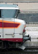 Warum werden die SNCF Loks BB 15000 in Frankreich liebevoll  nez casss  (gebrochene Nasen) genannt? Auf diesem Bild, aufgenommen im Bahnhof von Luxemburg am 05.04.08, sieht man warum.