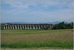 Ein SNCF inOui TGV auf dem Weg in Richtung Mulhouse fährt kurz vor Dannemarie über den 490 Meter langen Viaduc de Dannemarie, welcher in den Jahren 1860-1862 gebaut wurde. 

19. Mai 2022