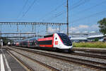 TGV Lyria 4726 durchfährt den Bahnhof Rupperswil.