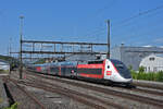 TGV Lyria 4730 durchfährt den Bahnhof Rupperswil.