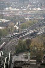 Ein Thalys im Bhf Kln Deutz, fotografiert aus dem Domturm, am 4.