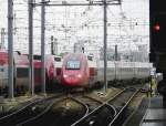Thalys Invasion in Bruxelles Midi am 09.03.08. Whrend eine Doppeleinheit in Richtung Paris Nord ausfhrt, kommt schon der nchste Zug in den Bahnhof eingefahren, um spter seine Reise nach Kln fortzusetzen.