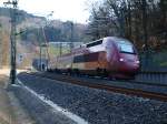 Der Thalys von Kln nach Paris hat den Aachener Hauptbahnhof verlassen und kommt hier aus dem neuen Buschtunnel kurz vor der Belgischen Grenze.