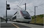 Der TGV Lyria 9206 von Zürich kommend beim Halt in Belfort-Montbéliard TGV; der nächste planmässige Halt des TGV Duplex 4418 wird bereits Paris Gare de Lyon in 2 h 16 min sein.