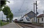 In Frasne vermittelt der RB von Neuchâtel Anschluss an den TGV Lyria Lausanne - Paris, im Bild der Triebzug 4411.