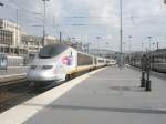 Hier EST7033 von Paris Gare du Nord nach Lille Flandres, bei der Ausfahrt am 24.7.2010 aus Paris Gare du Nord.