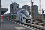 Der  Z 31549 Coradia Polyvalent régional tricourant zeigt sich in Lancy Pont Rouge in den adaptierten SNCF Léman Express Farben, die durch das weniger verwendete Rot im Vergleich zur