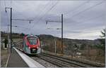 Die Linie SL2 von Coppet nach Annecy wird im Stundentakt bedient, im Bild zeigt sich der  SNCF Coradia Polyvalent régional tricourant Z 31005 bei der Abfahrt in Groisy Thorens la Caille.