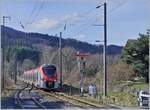 Das Fahrplankonzept der Strecken St-Gervais-les-Bains-le-Fayet - Annemasse bietet werktags alternierend im zwei Stundentakt je einen SL3 Léman Express nach Coppet und einen TER nach Bellegarde, so dass ein Stundentakt besteht. 

Der SNCF Coradia Polyvalent régional tricourant Z 31531 ist als Léman Express L3 23460 von Coppet 10:04 nach St-Gervais-les-Bains-le-Fayet unterwegs und passiert das Ausfahrsignal der Gegenrichtung im Bahnhof von St-Pierre-en-Faucigny. 

21. Februar 2020